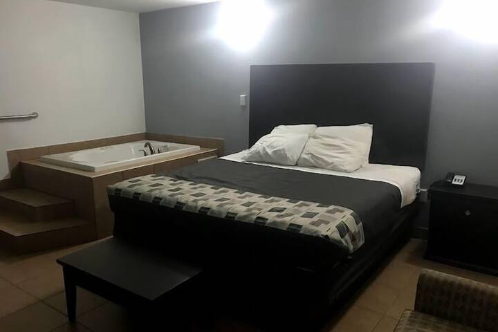 Room 6 of 8