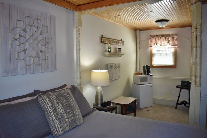 Room 42 of 76