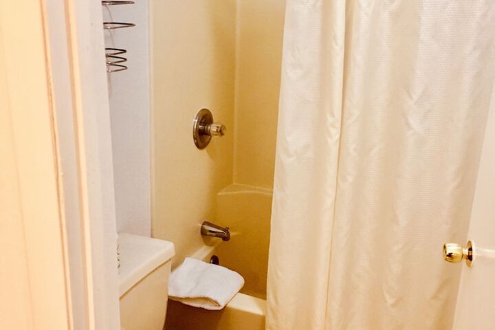 Room 32 of 51
