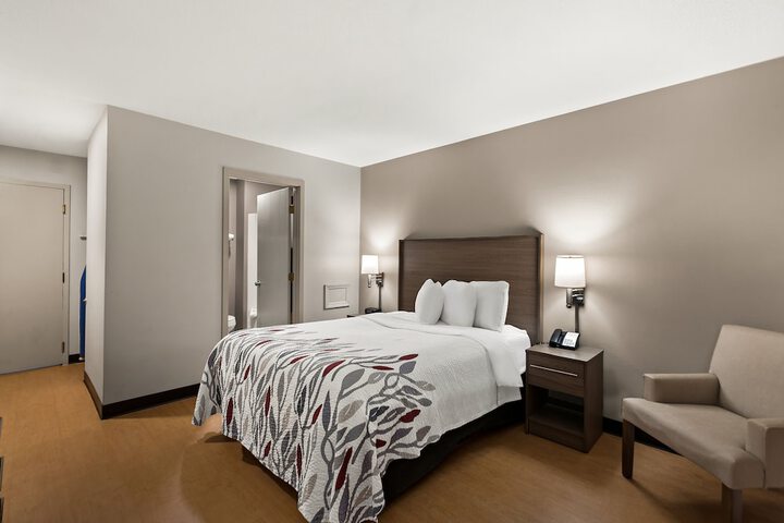 Room 30 of 34