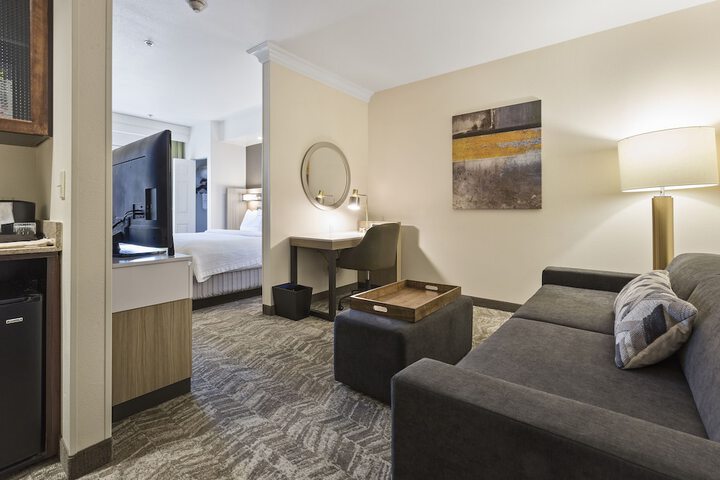 Room 15 of 25