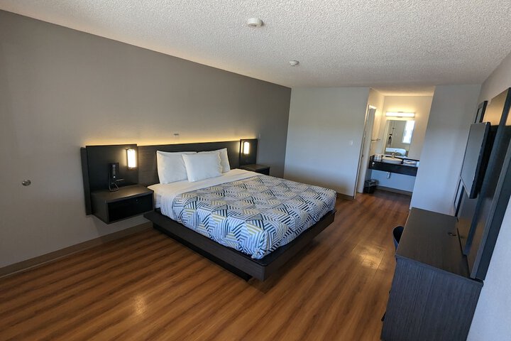 Room 25 of 31