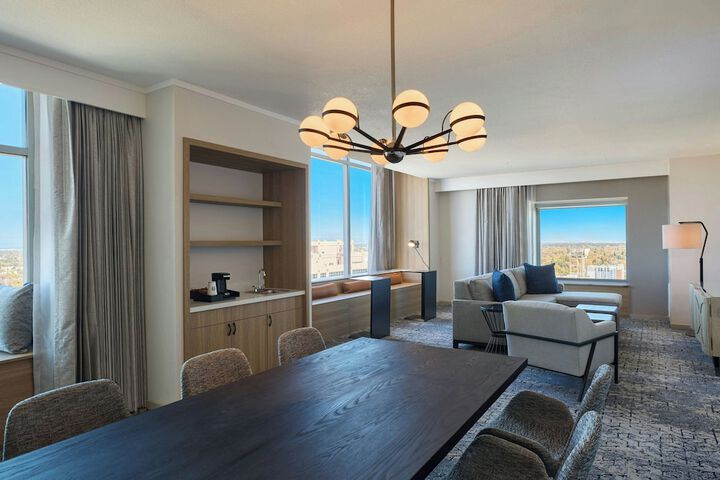 Sheraton Grand Sacramento Hotel