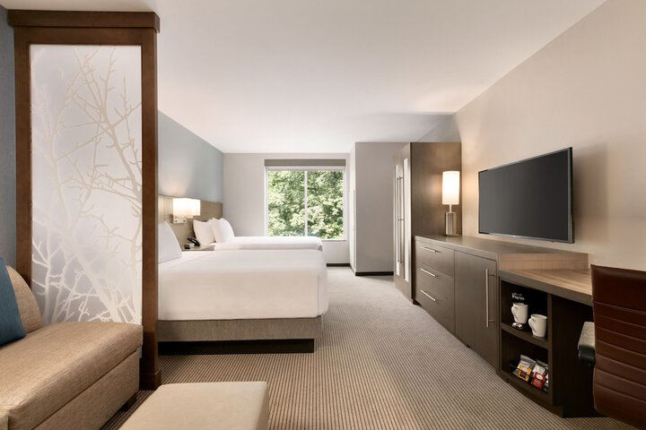 Room 17 of 40