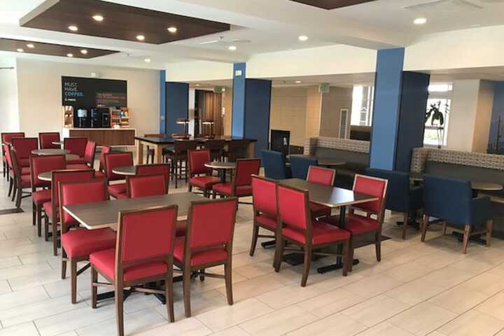Holiday Inn Express Hotel & Suites Tracy by IHG