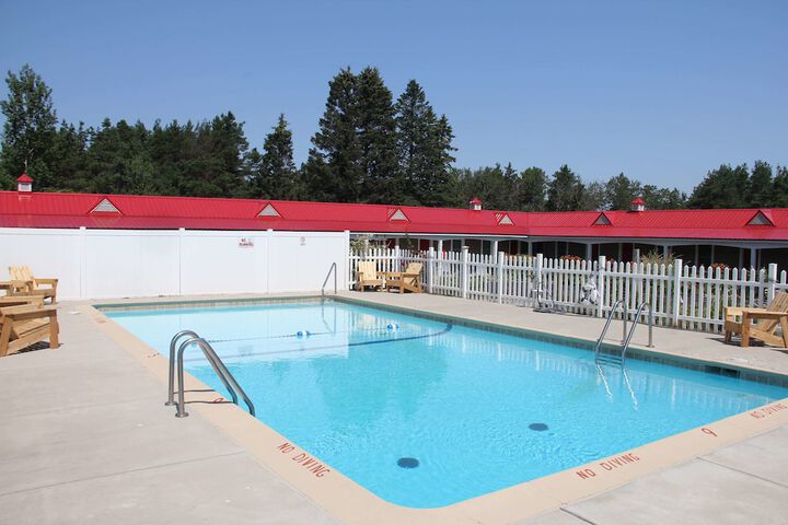Pool 4 of 12