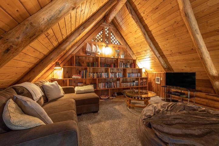 Rowland Log Cabin
