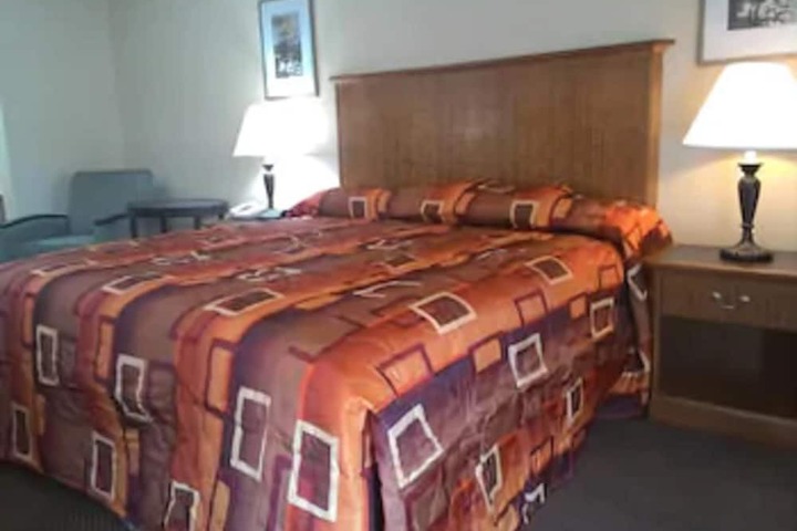 Apalachicola Bay Inn