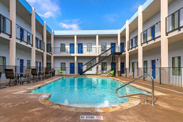 Pool 5 of 27