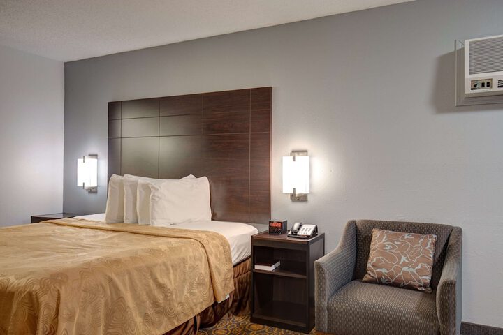 Room 32 of 50