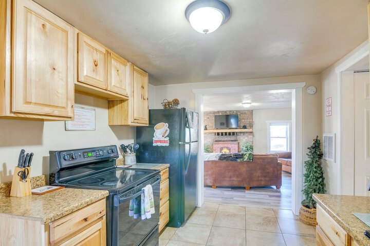 Downtown Del Norte Home Near Hiking & Fishing!