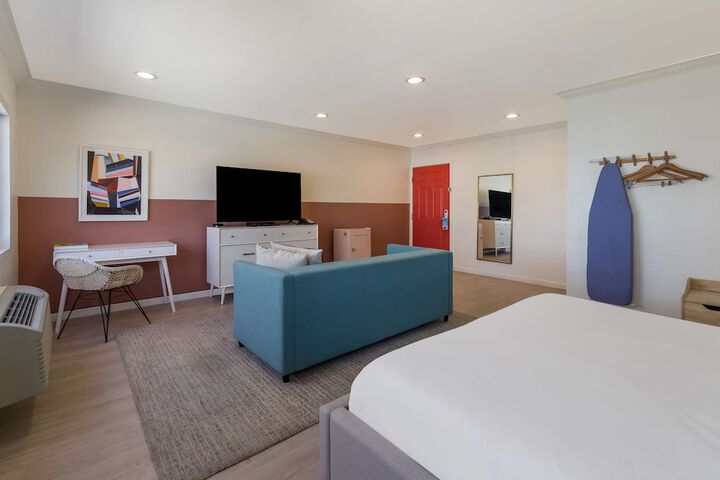 Room 26 of 68