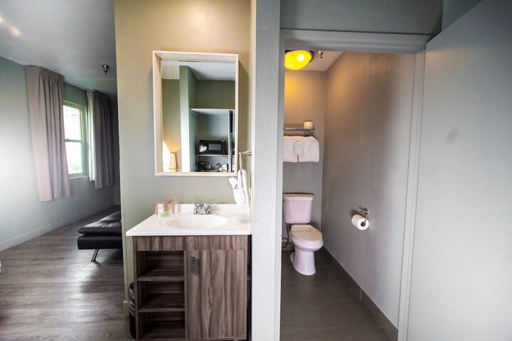 Room 13 of 63