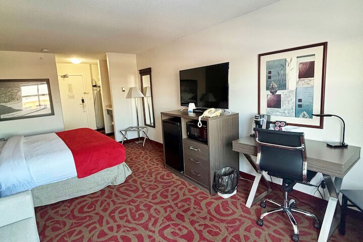 Ramada by Wyndham Sherwood Park
