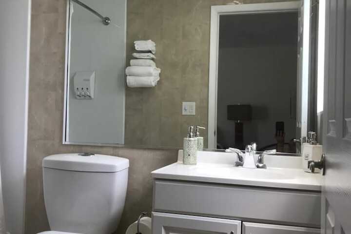 Room 11 of 24