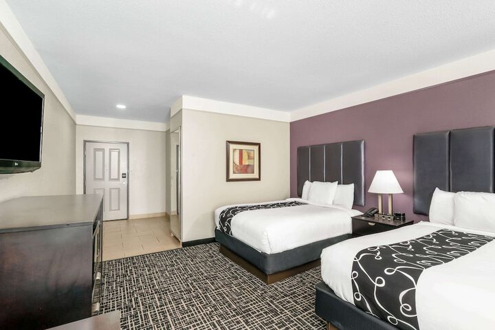 Room 11 of 39