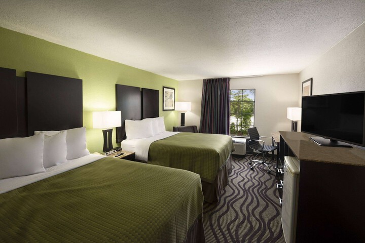 Days Inn by Wyndham Rome Downtown
