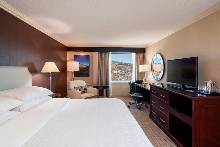 Room 32 of 75