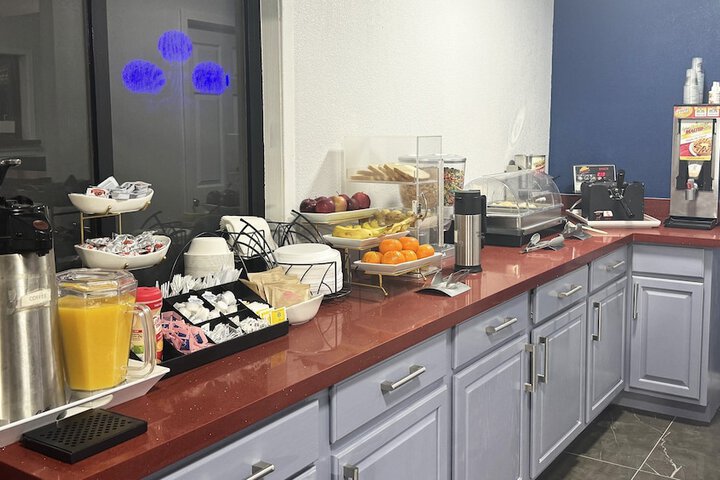 Breakfast/Coffee Service 23 of 27