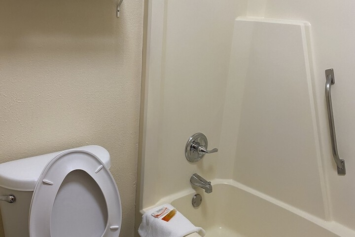 Room 10 of 10