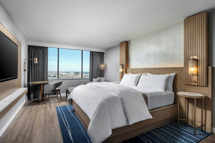 The Westin Harbour Castle Toronto