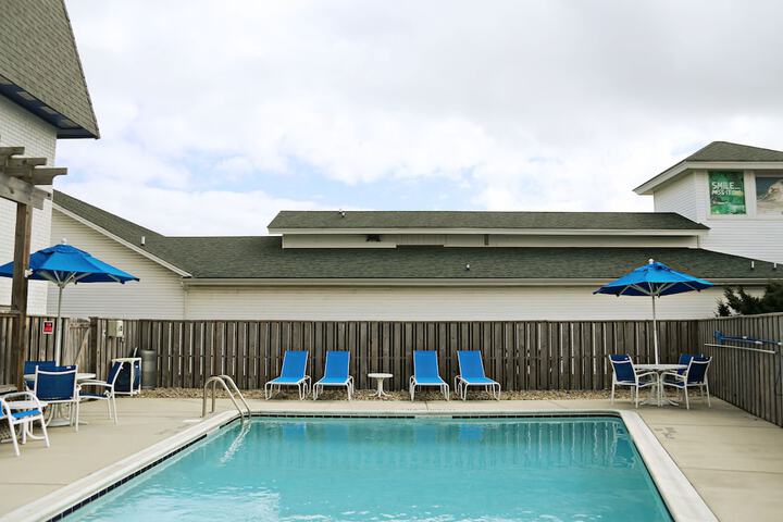 Pool 17 of 96