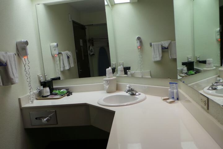 Baymont by Wyndham Arlington at Six Flags Dr