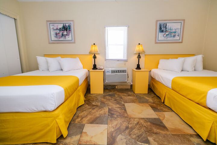 Room 9 of 32