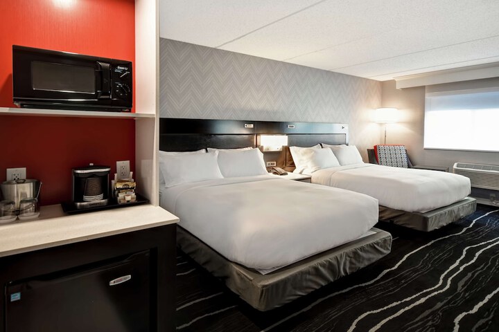 Room 32 of 102