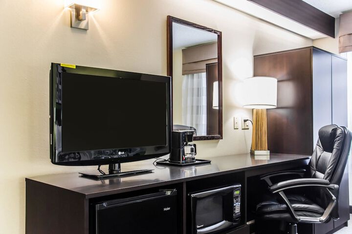Room 19 of 33
