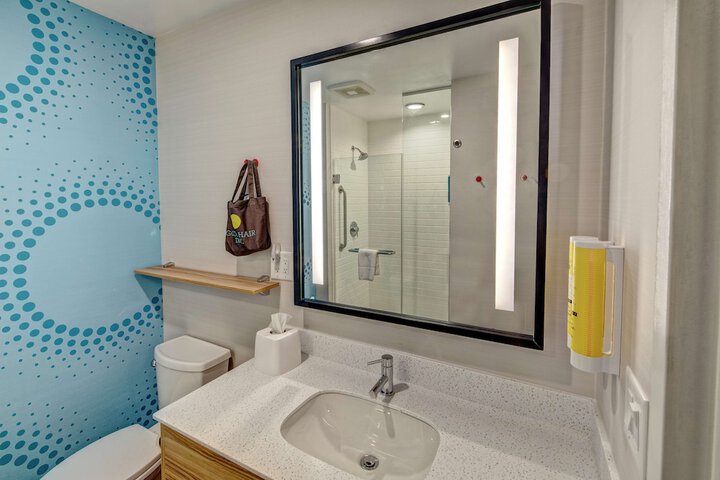 Room 6 of 20
