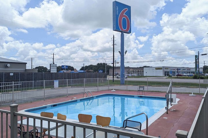 Pool 3 of 30
