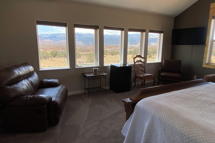 Room 40 of 136