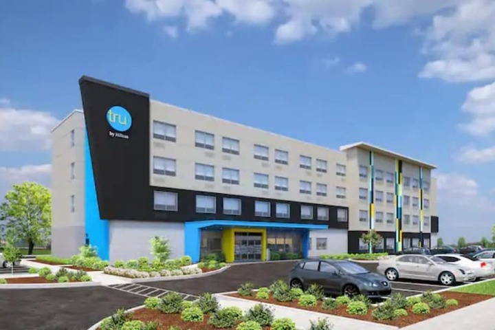 Hotel 4 of 52