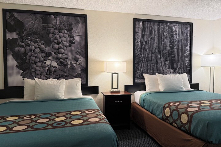 Super 8 by Wyndham Selma / Fresno Area
