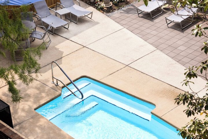 Pool 10 of 109
