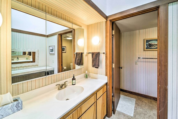 Quiet Home w / Graeagle Meadows Golf Course View!