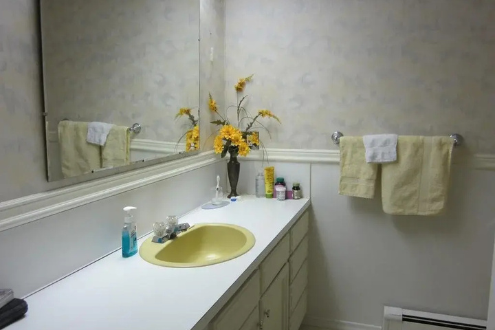 The Cozy Cubbyhole B & B