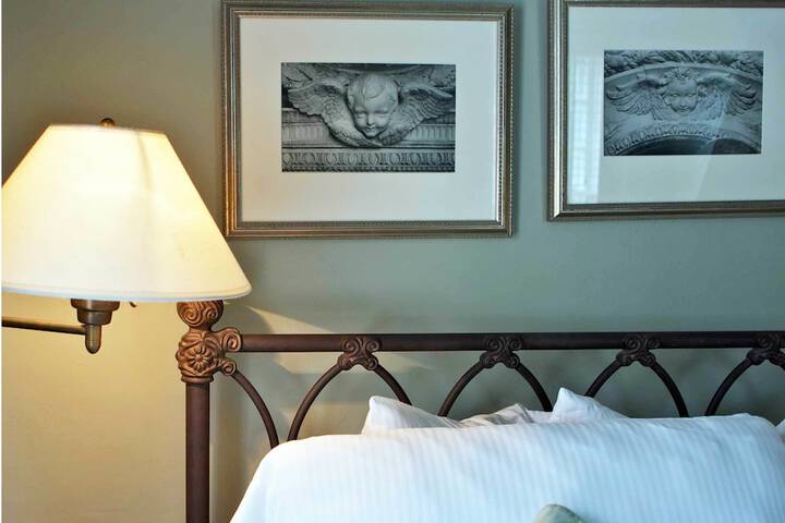 Room 85 of 137