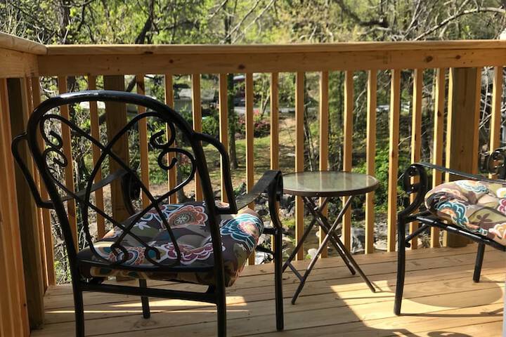 The Riverside Lodge at Chimney Rock