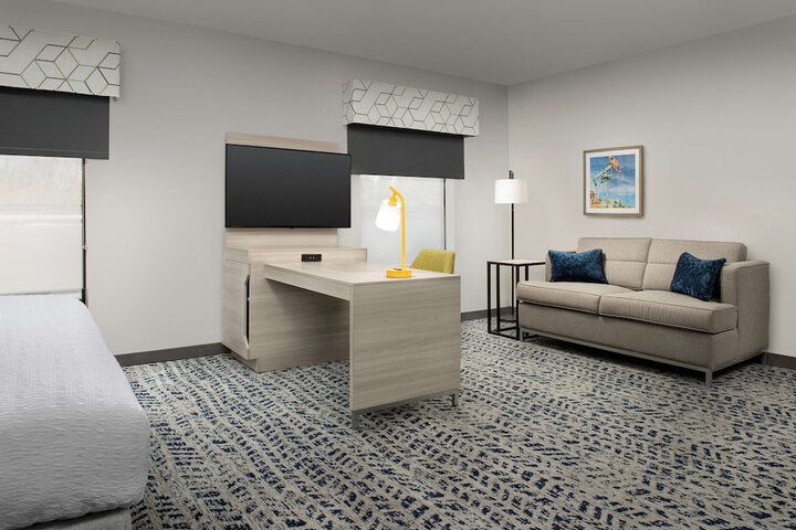 Room 28 of 46