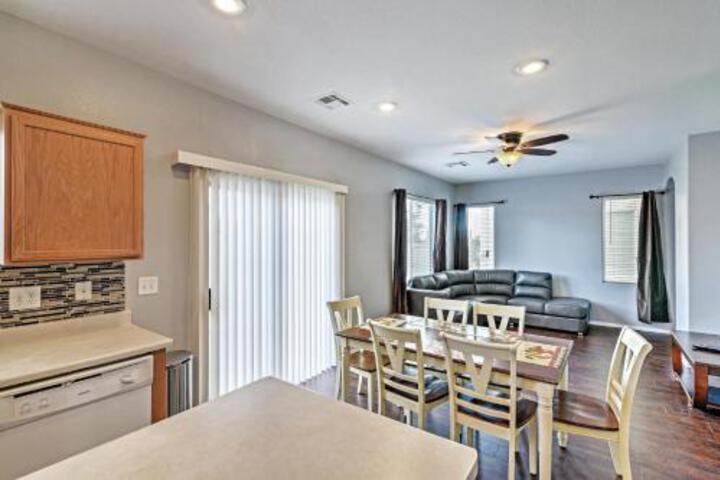 Single House 7 Miles to Strip and Town Center
