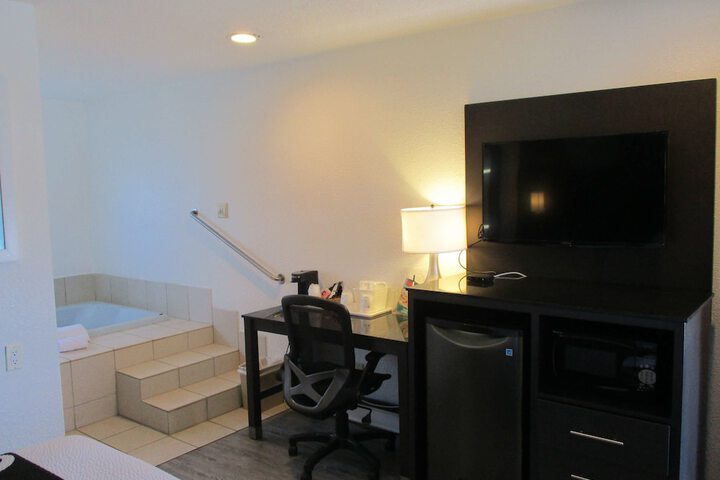 SureStay Hotel by Best Western Seaside Monterey