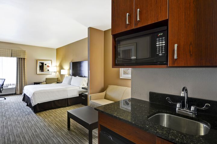 Room 25 of 65