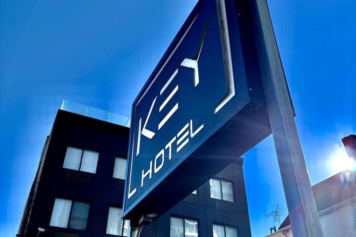 Hotel Key LaGuardia Airport
