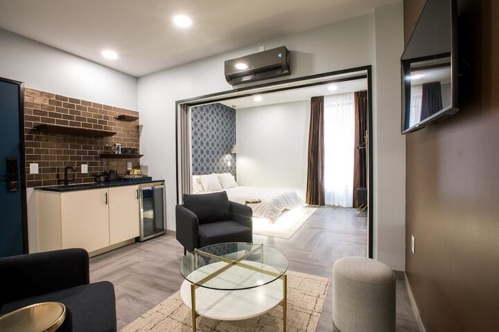 Room 13 of 18