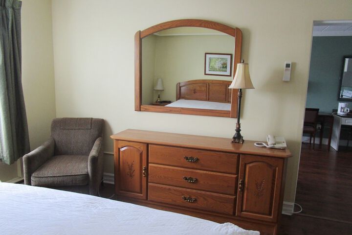 Room 19 of 38