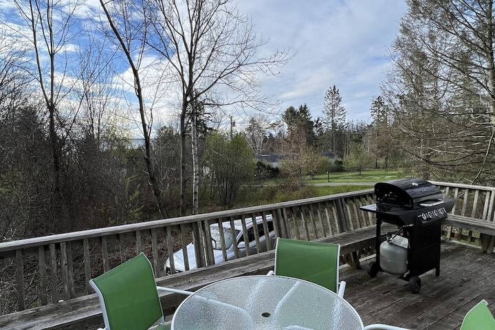 High Tide Inn
