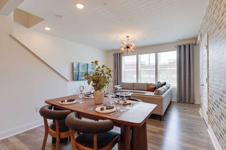 Modern Downtown Apt w / Balcony in Wake Forest!
