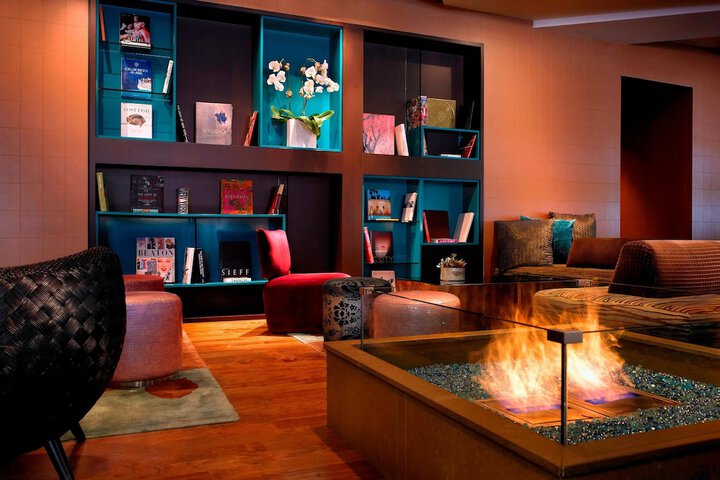 Lounge 124 of 150